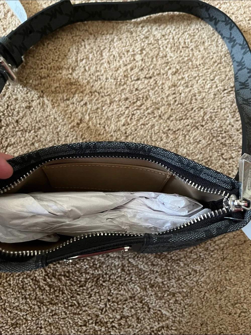 Michael Kors signature mk